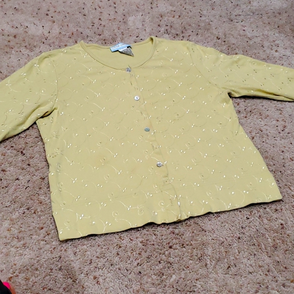 Ladies embroidered cotton knit blouse buttondown size M,light weight gently used
